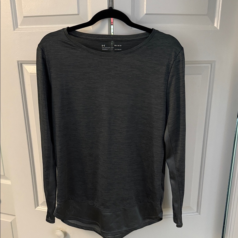Women’s - Under Armour Charcoal Long Sleeve Top. HeatGear Loose